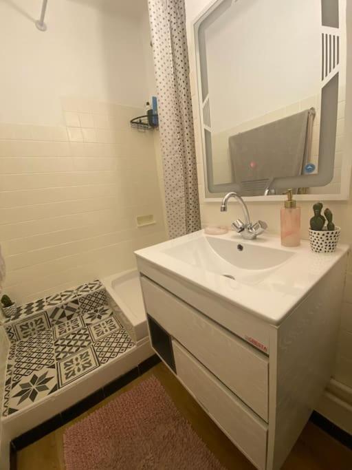 Appartement T4 A Deux Pas De La Gare St Charles マルセイユ エクステリア 写真